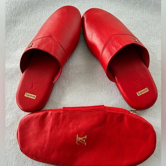 Supreme lv slippers deals